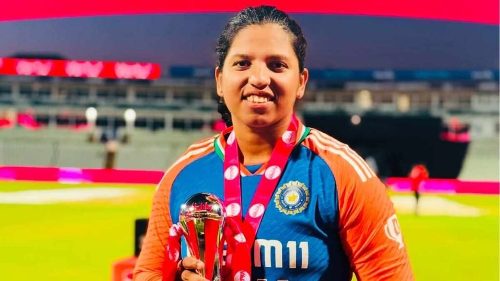 Richa Ghosh Highest score in T20, Age, Stats, WPL Team