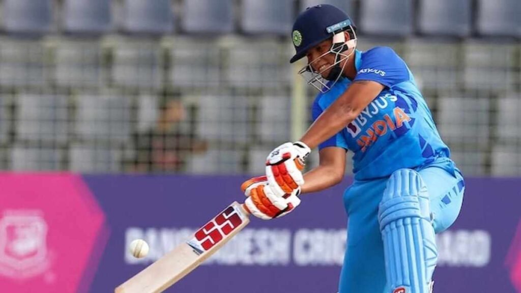 Richa Ghosh Highest score in T20, Age, Stats, WPL Team